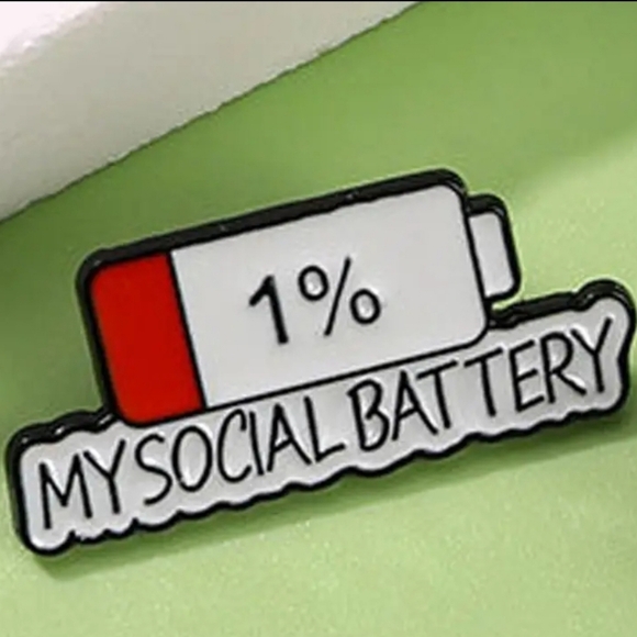 Funny 1% My Social Battery Level Brooch Enamel Pin - Picture 3 of 4